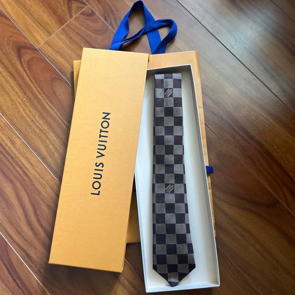 Louis Vuitton Runway Damier Pop Tie